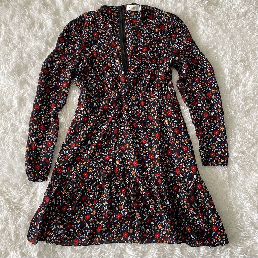 A.L.C. Black Floral Plunge Neck Dress 100% Silk Size 2 - Picture 7 of 14